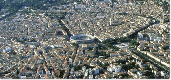 Une photo emblématique du territoire mesuré (Nîmes)